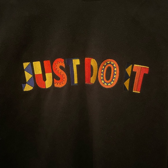 VINTAGE NIKE “JUST DO IT” SWEATSHIRT - Picture 3 of 4